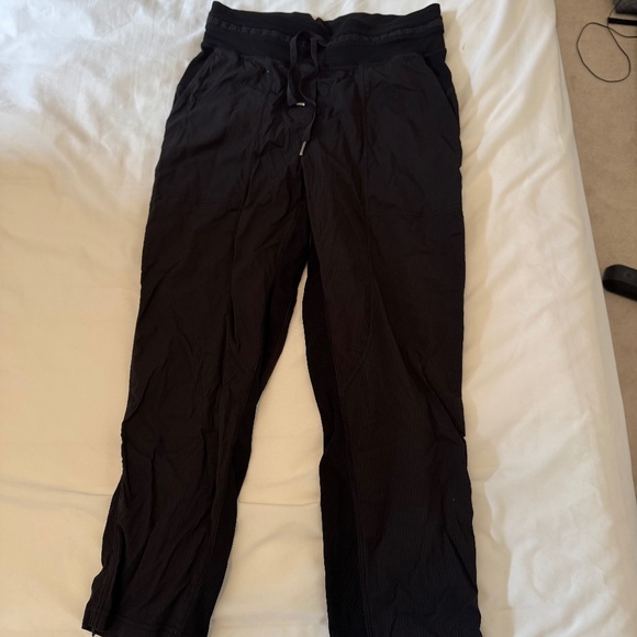Lululemon Dance Studio Cropped Pants in Black - Picture 1 of 3